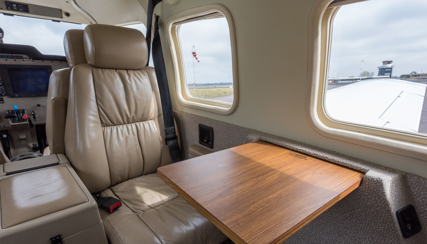 Piper Saratoga Interior table view