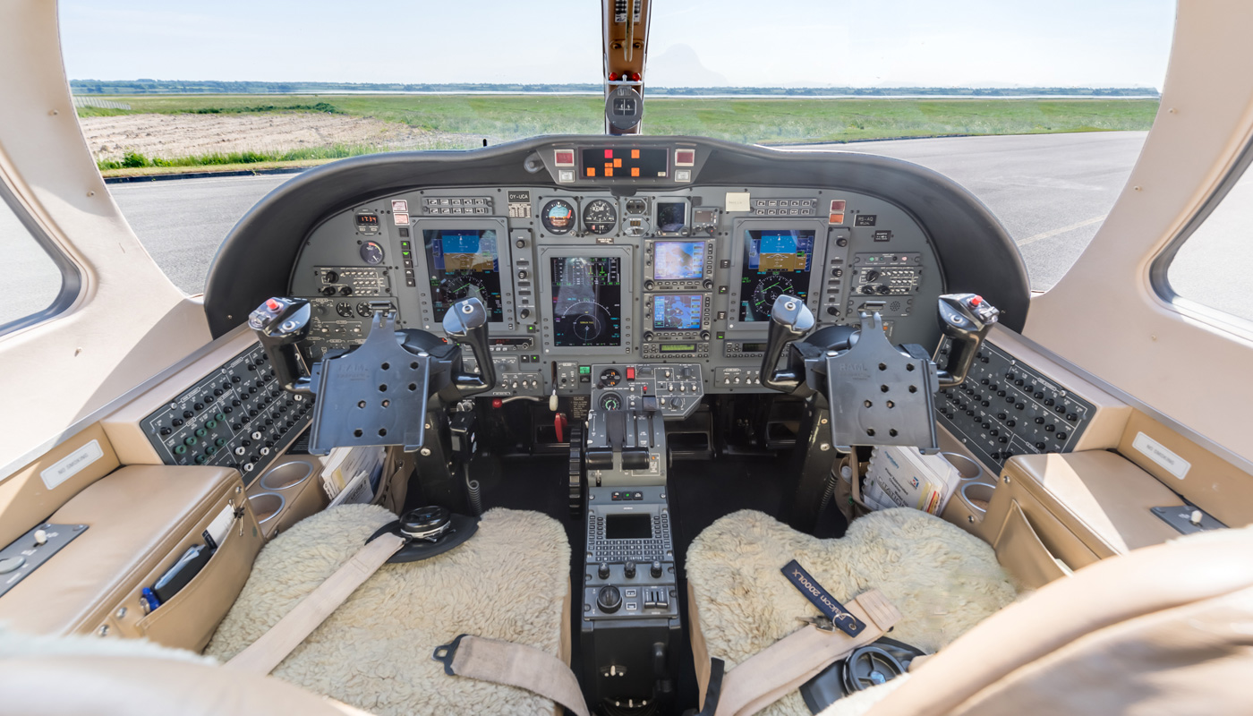 2004 Citation CJ2 Cockpit view