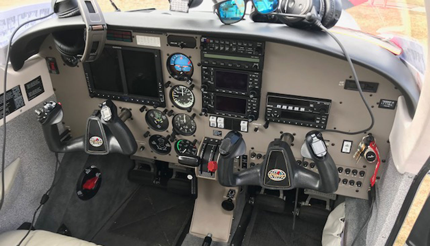 Piper Archer III Cockpit