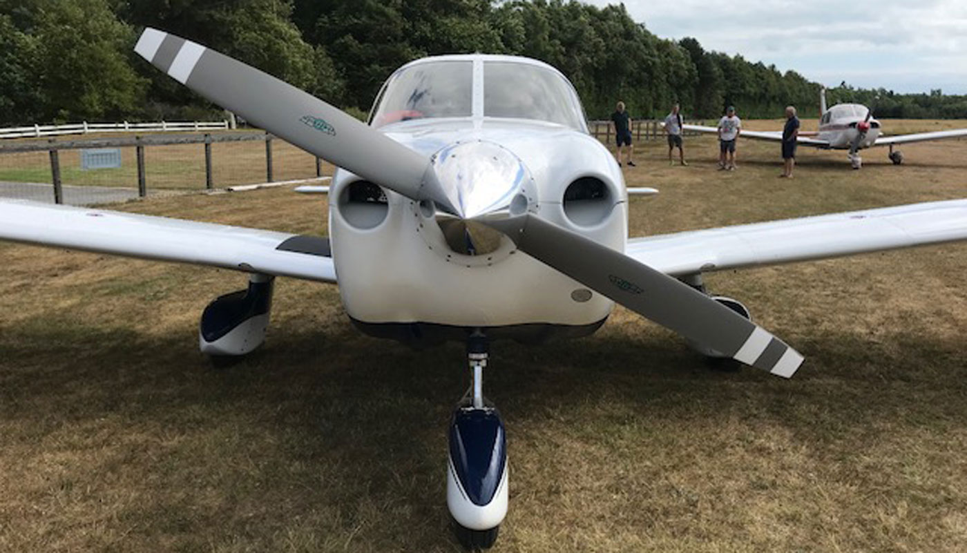 Piper Archer III propeller